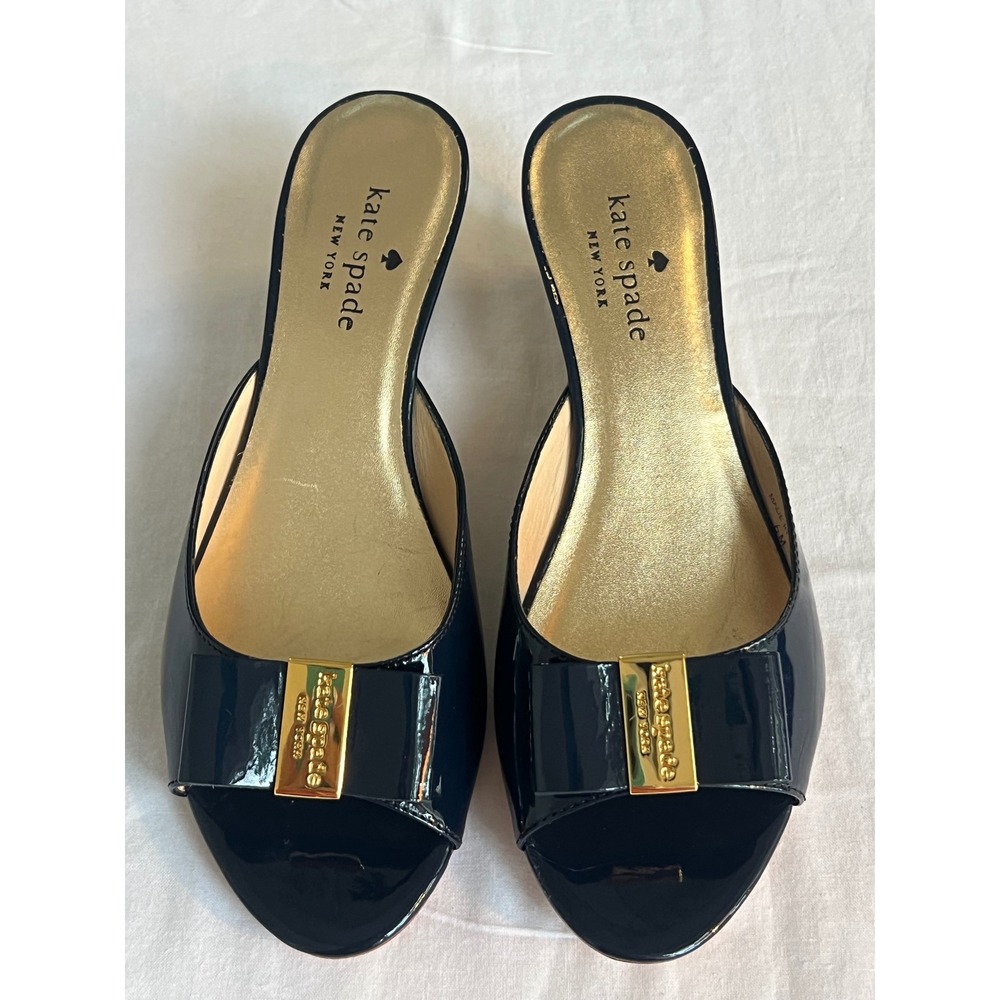 New Kate Spade Navy Patent Bow wedge size 6.5